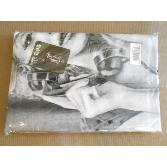 Marilyn Monroe New Heartbreaker Pink Roses Beach Pool Gift Towel HEART Breaker - Picture 2 of 2